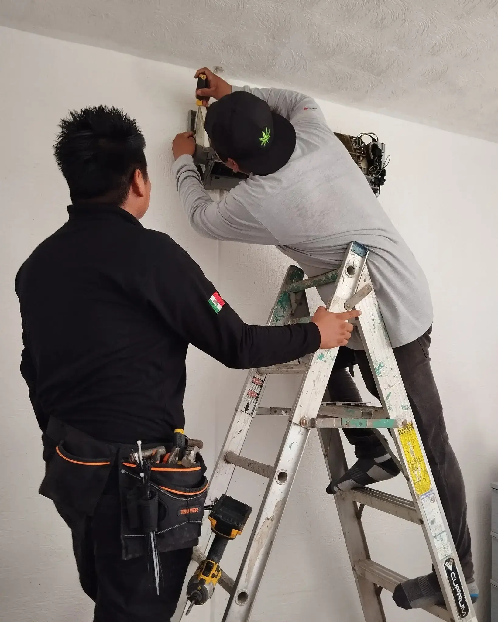 Electricidad y electricistas.webp